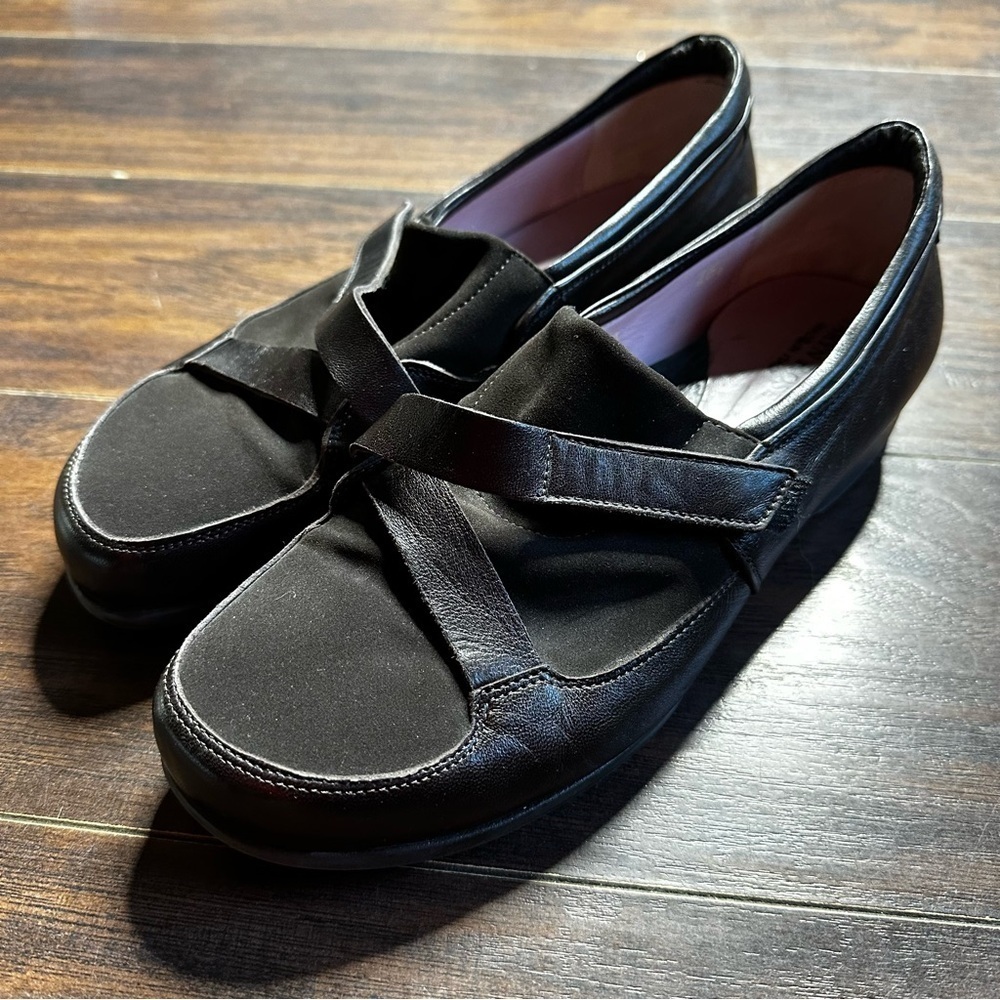 Taryn Rose Brown Leather Criss Cross Loafers